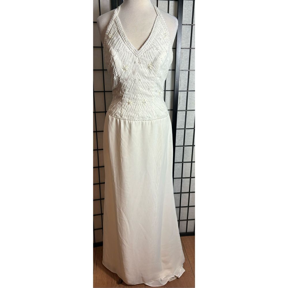Elegant White Wedding Dress
